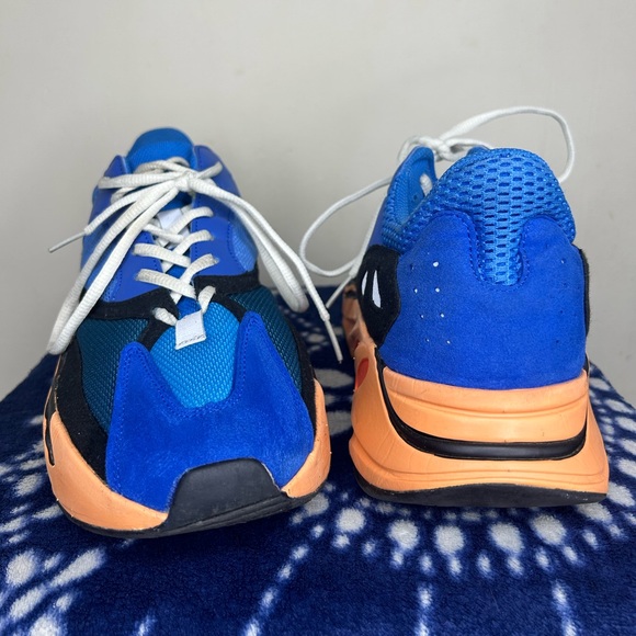 Yeezy Boost 700 ‘Bright Blue’ - Picture 3 of 3